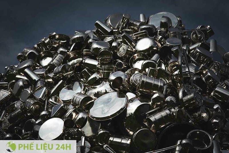 Quy trình chuẩn gồm tiếp nhận ảnh, xác định nhóm vật liệu, ước lượng khối lượng